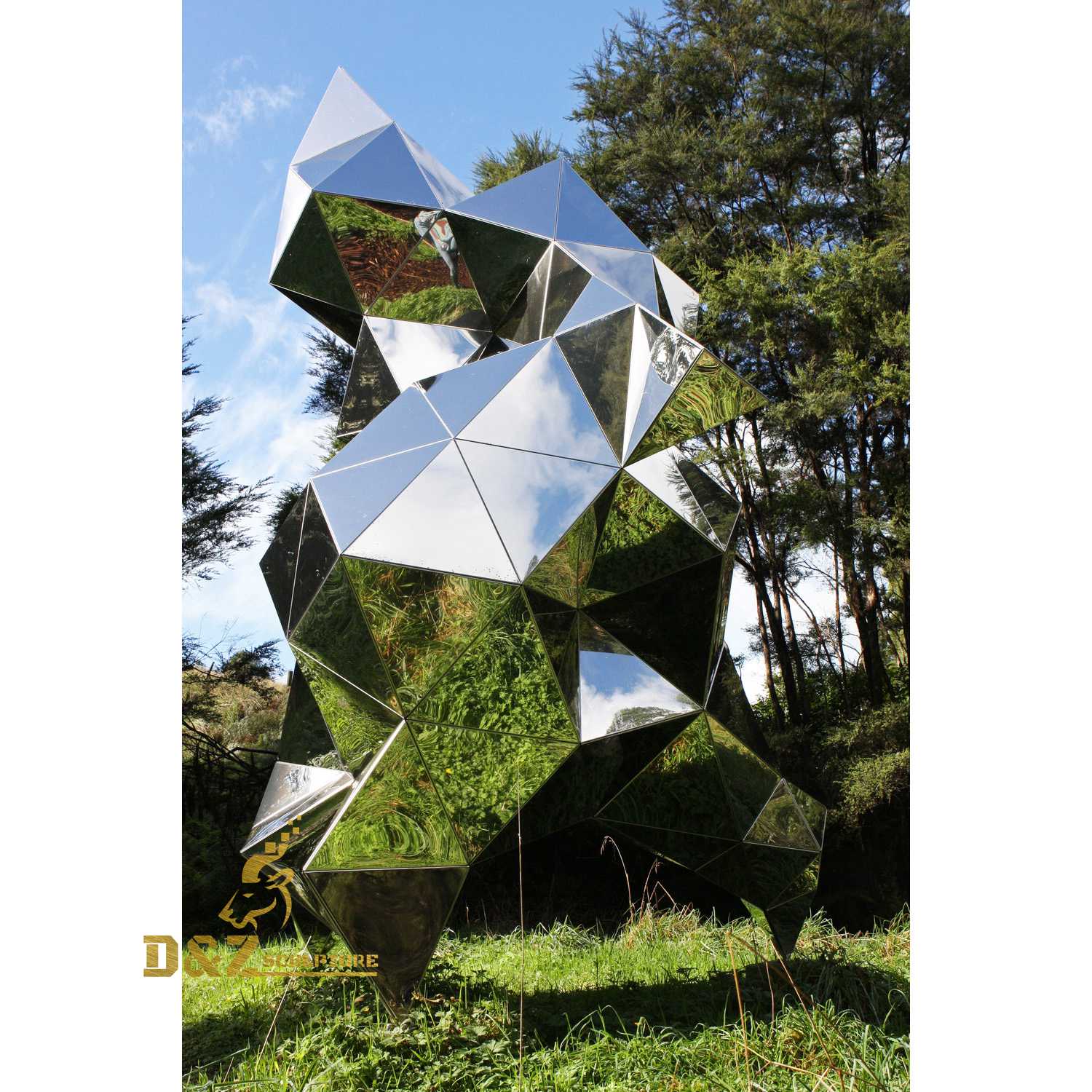 Outdoor mirror polished sculpture