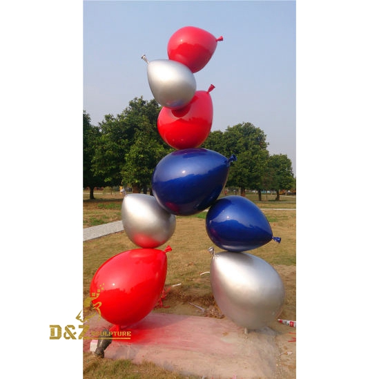 Balloon combination sculpture