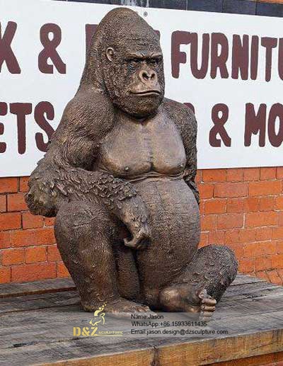 Outdoor Bronze gorilla