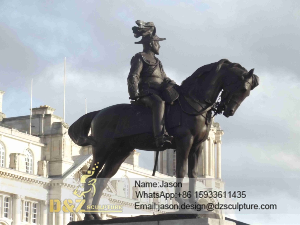 equestrian statue of king