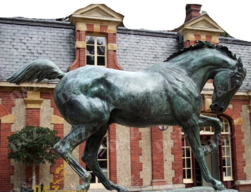Horse statue bronze