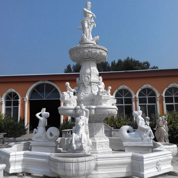 Grand Style Fountain statue