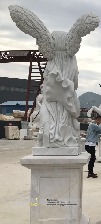 Angel stand headless statue