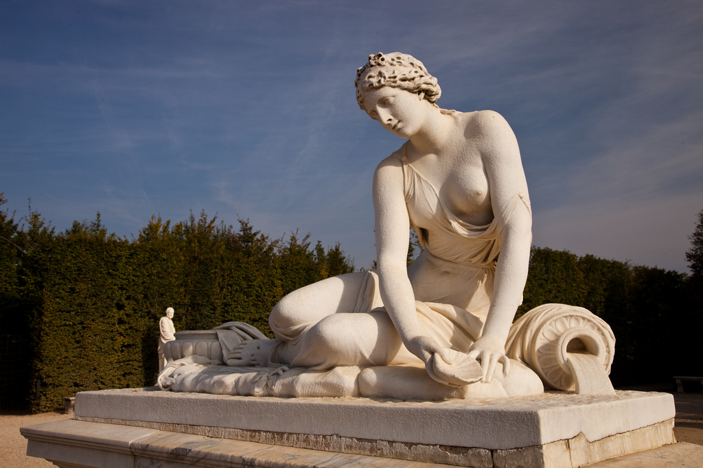 Auguste Suchetet Nymphe statue