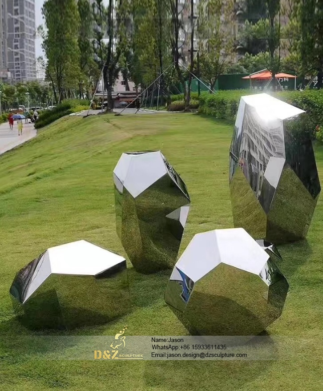 Stainless Mirror Polished Sculpture