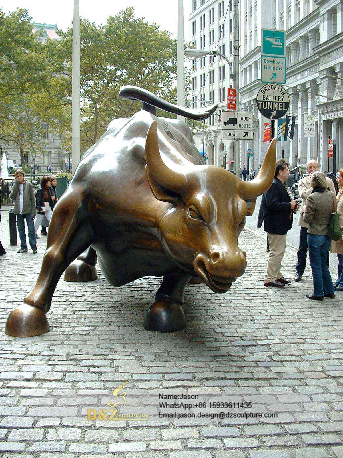 Wall street bull statue
