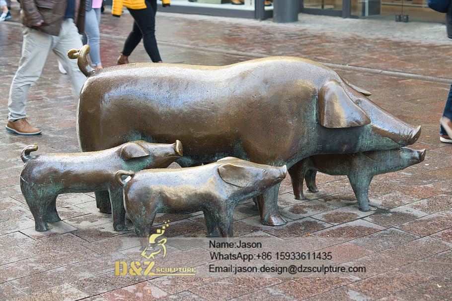 Pigs bronze sculpture